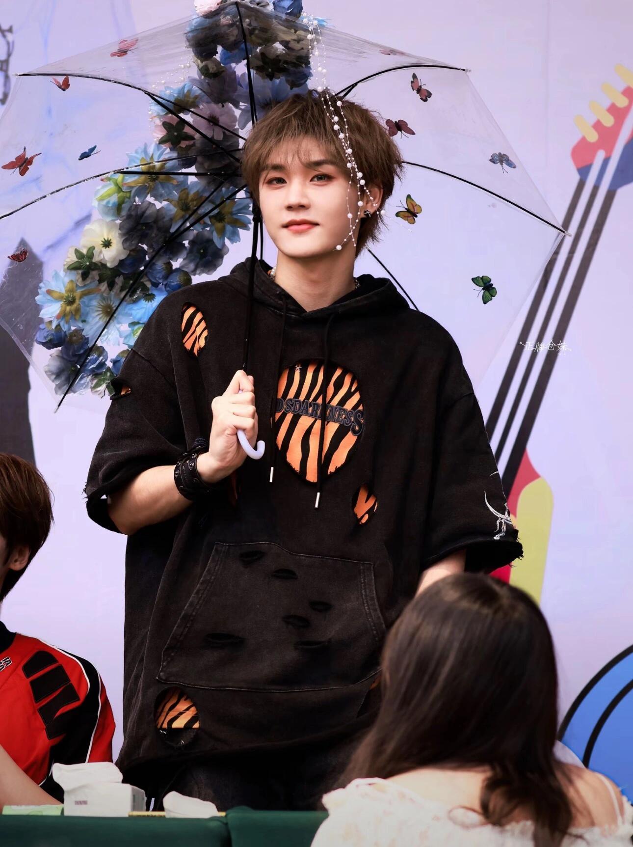 PINKSPINK X LOONG9 LI QUANZHE